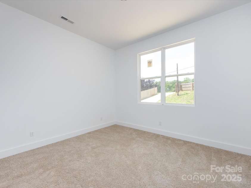 3007 West Boulevard, Charlotte, NC 28208.  MLS# CAR4249716, YatesRealty ID 11884. 2nd bedroom