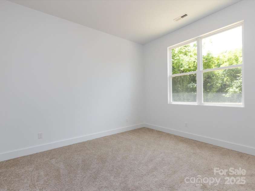 3007 West Boulevard, Charlotte, NC 28208.  MLS# CAR4249716, YatesRealty ID 11884. 3rd bedroom