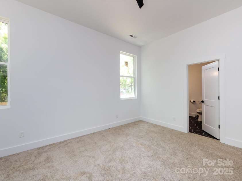 3007 West Boulevard, Charlotte, NC 28208.  MLS# CAR4249716, YatesRealty ID 11884. 