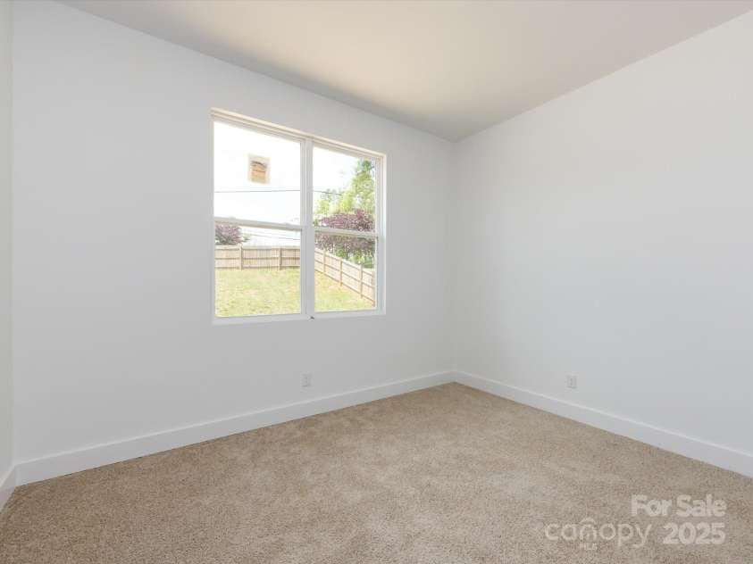 3007 West Boulevard, Charlotte, NC 28208.  MLS# CAR4249716, YatesRealty ID 11884. 