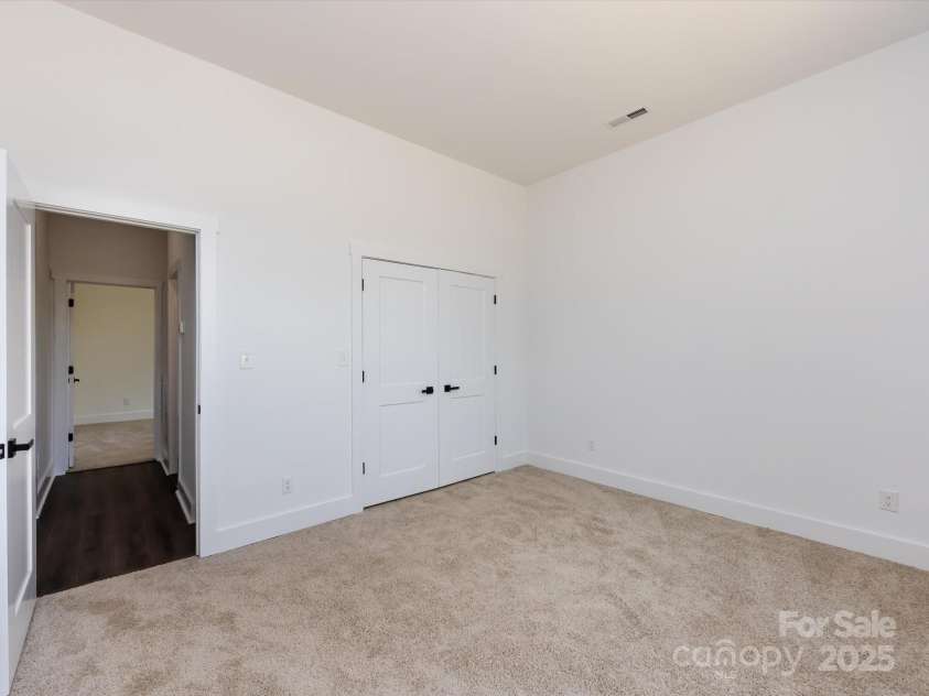 3007 West Boulevard, Charlotte, NC 28208.  MLS# CAR4249716, YatesRealty ID 11884. 