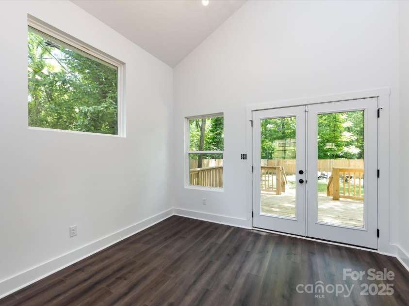 3007 West Boulevard, Charlotte, NC 28208.  MLS# CAR4249716, YatesRealty ID 11884. Back door