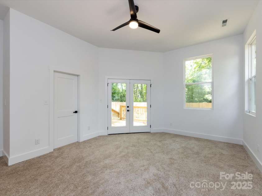 3007 West Boulevard, Charlotte, NC 28208.  MLS# CAR4249716, YatesRealty ID 11884. Master bedroom