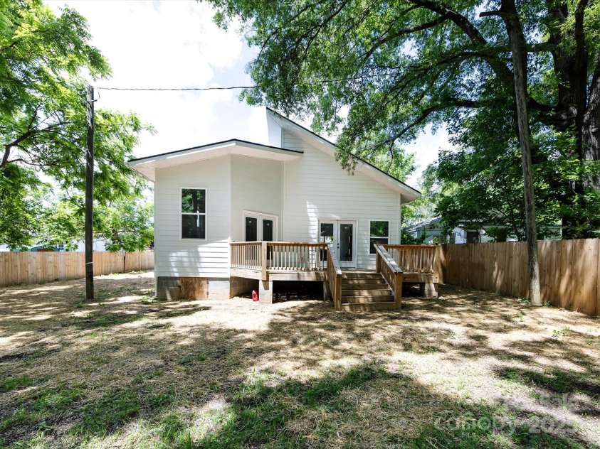 3007 West Boulevard, Charlotte, NC 28208.  MLS# CAR4249716, YatesRealty ID 11884. Rear view