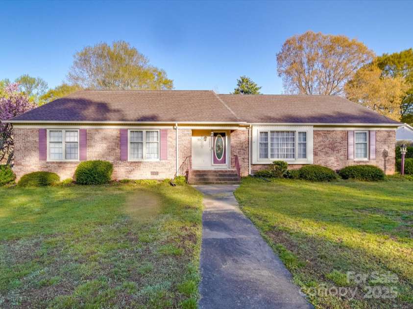 1604 Buckingham Avenue, Gastonia, NC 28054.  MLS# CAR4239764, YatesRealty ID 11888. 