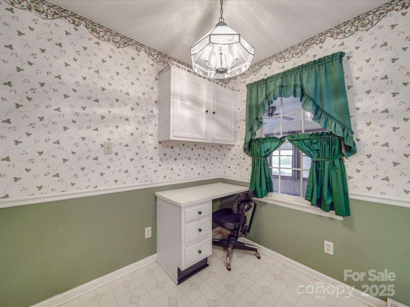 1604 Buckingham Avenue, Gastonia, NC 28054.  MLS# CAR4239764, YatesRealty ID 11888. 
