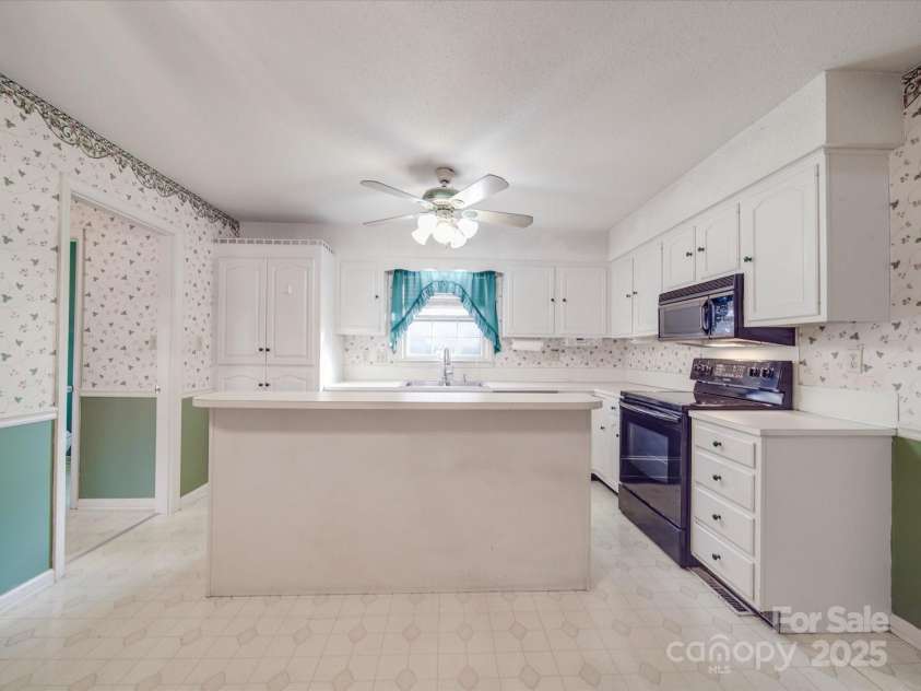 1604 Buckingham Avenue, Gastonia, NC 28054.  MLS# CAR4239764, YatesRealty ID 11888. 