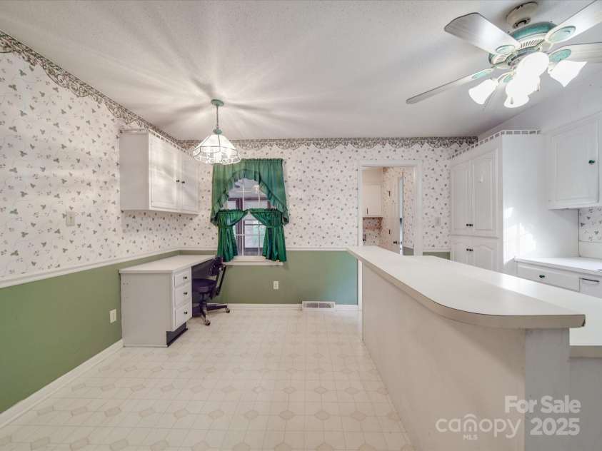 1604 Buckingham Avenue, Gastonia, NC 28054.  MLS# CAR4239764, YatesRealty ID 11888. 