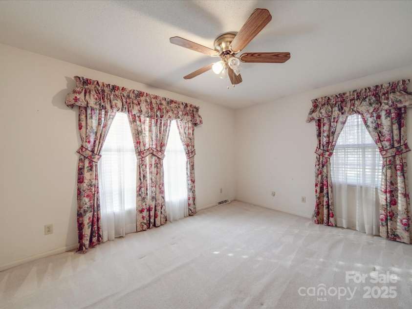 1604 Buckingham Avenue, Gastonia, NC 28054.  MLS# CAR4239764, YatesRealty ID 11888. 