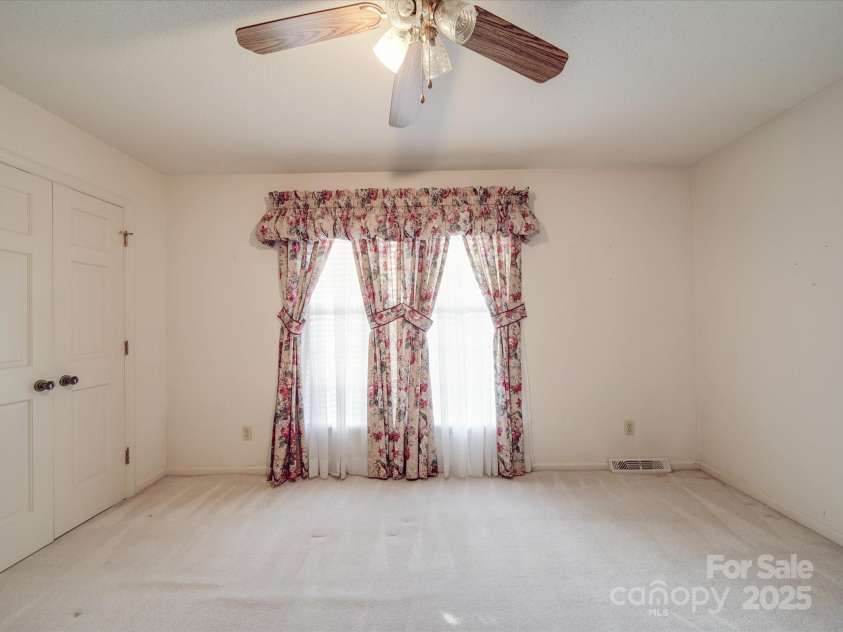 1604 Buckingham Avenue, Gastonia, NC 28054.  MLS# CAR4239764, YatesRealty ID 11888. 