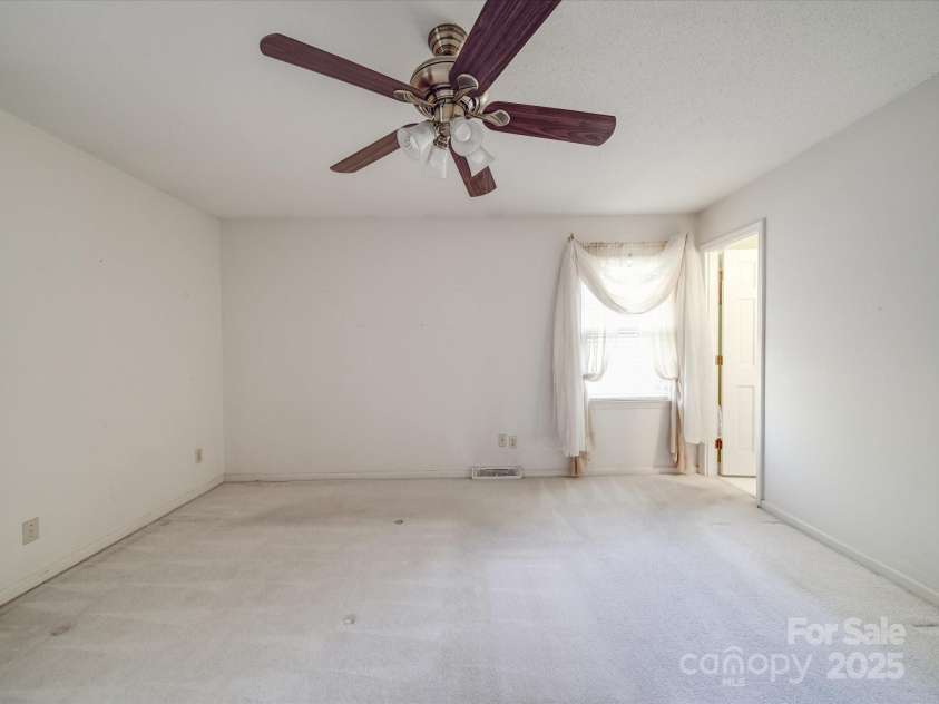 1604 Buckingham Avenue, Gastonia, NC 28054.  MLS# CAR4239764, YatesRealty ID 11888. 