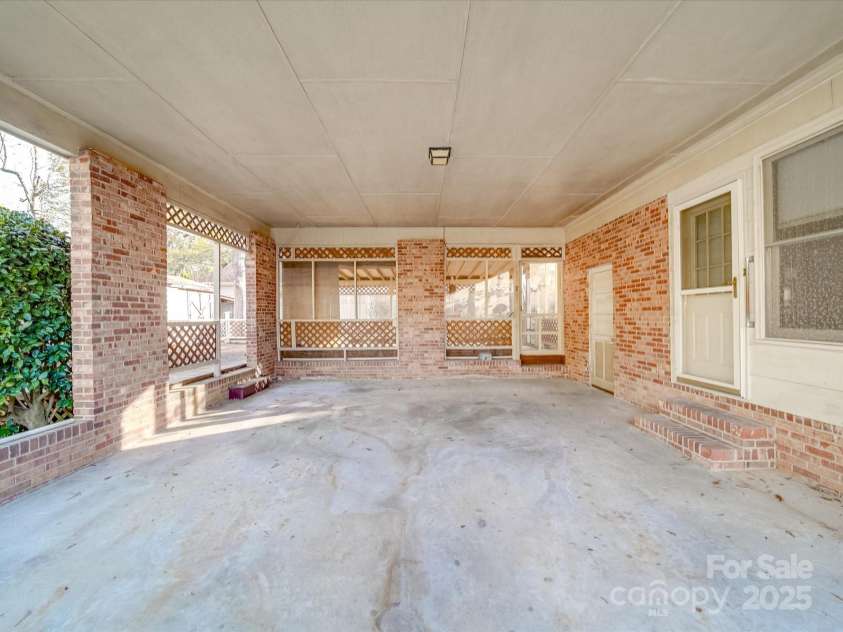 1604 Buckingham Avenue, Gastonia, NC 28054.  MLS# CAR4239764, YatesRealty ID 11888. 