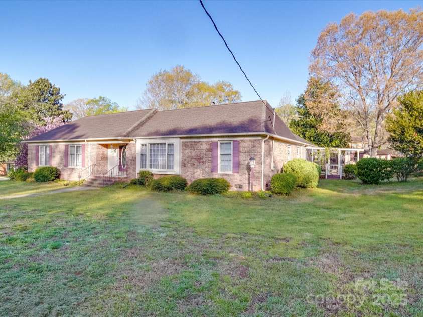 1604 Buckingham Avenue, Gastonia, NC 28054.  MLS# CAR4239764, YatesRealty ID 11888. 