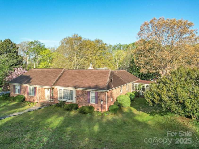 1604 Buckingham Avenue, Gastonia, NC 28054.  MLS# CAR4239764, YatesRealty ID 11888. 