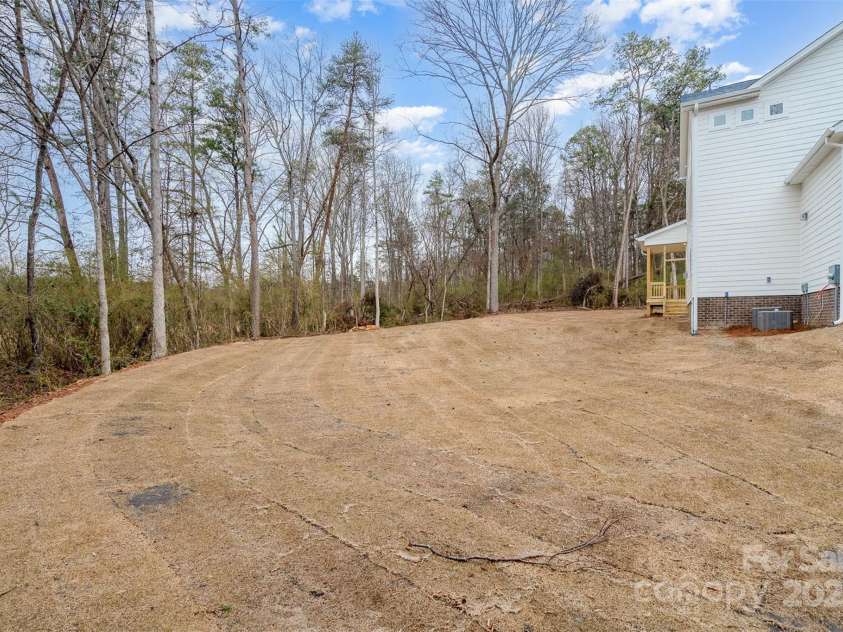 558 Edmunds Lane, Clover, SC 29710.  MLS# CAR4232686, YatesRealty ID 11890. 