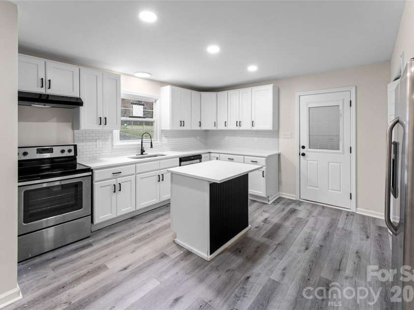 8608 Willhill Road, Mint Hill, NC 28227.  MLS# CAR4346326, YatesRealty ID 11891. 