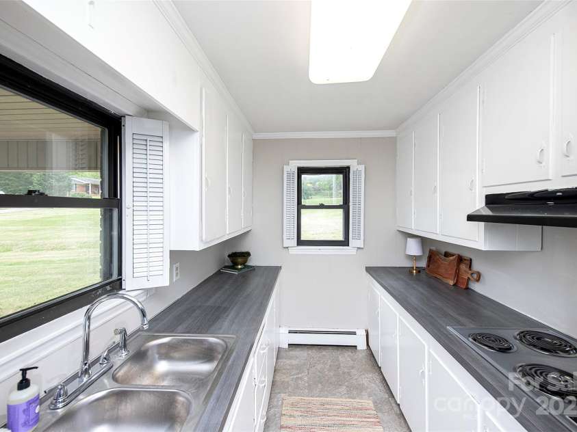 134 Piedmont Drive, Kannapolis, NC 28081.  MLS# CAR4247129, YatesRealty ID 11892. 