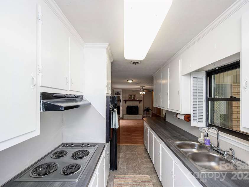 134 Piedmont Drive, Kannapolis, NC 28081.  MLS# CAR4247129, YatesRealty ID 11892. 