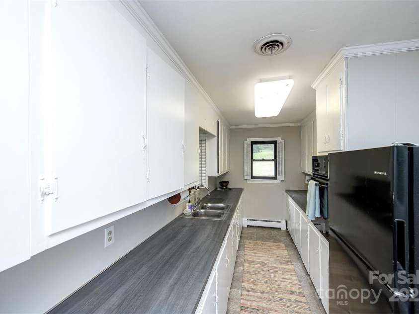 134 Piedmont Drive, Kannapolis, NC 28081.  MLS# CAR4247129, YatesRealty ID 11892. 