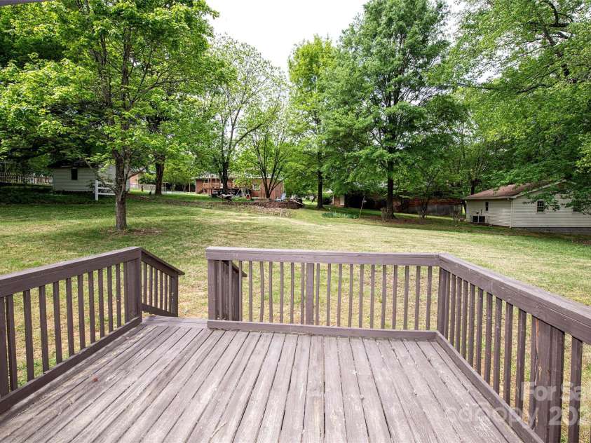 134 Piedmont Drive, Kannapolis, NC 28081.  MLS# CAR4247129, YatesRealty ID 11892. 