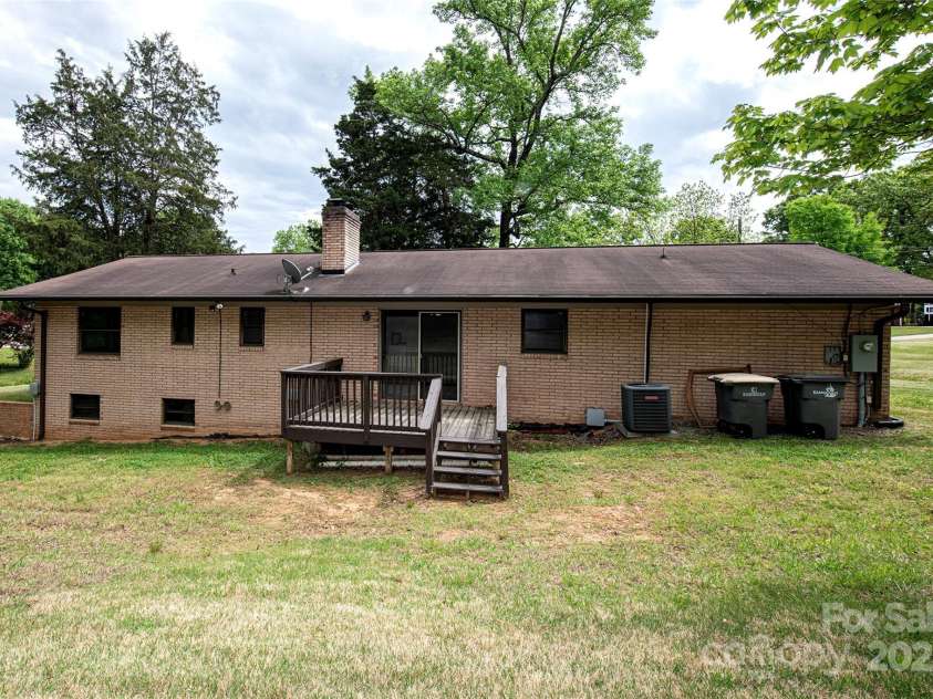 134 Piedmont Drive, Kannapolis, NC 28081.  MLS# CAR4247129, YatesRealty ID 11892. 