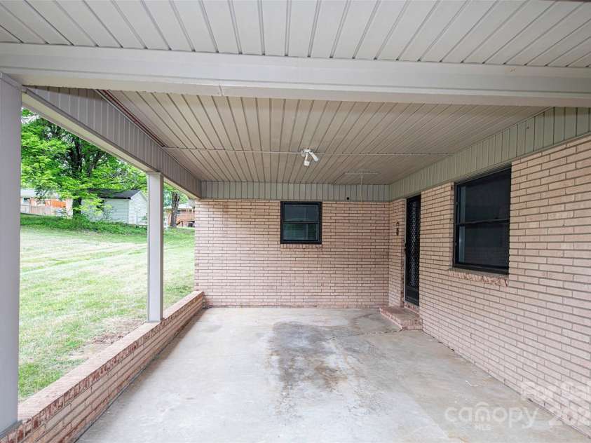 134 Piedmont Drive, Kannapolis, NC 28081.  MLS# CAR4247129, YatesRealty ID 11892. 