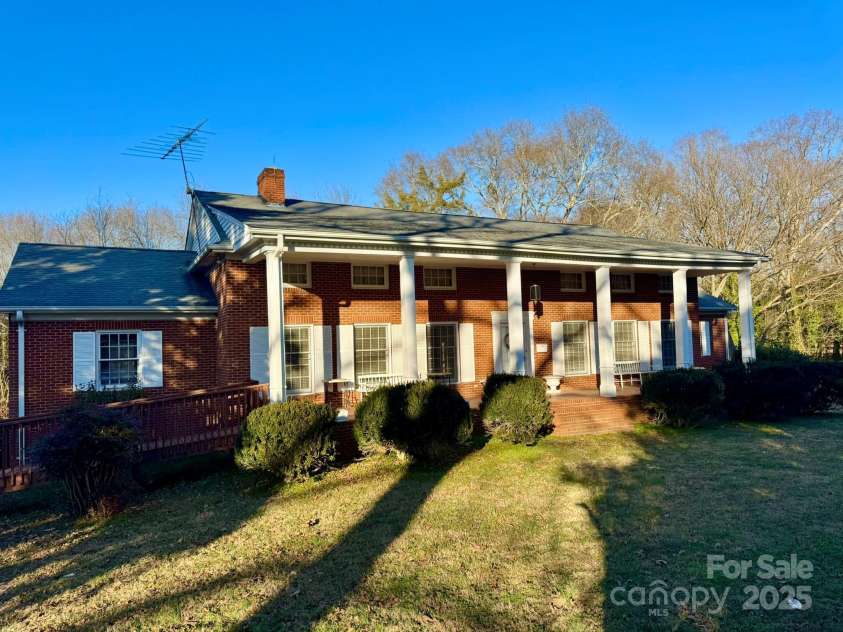 1506 Dallas Cherryville Highway, Dallas, NC 28034.  MLS# CAR4153907, YatesRealty ID 11894. 