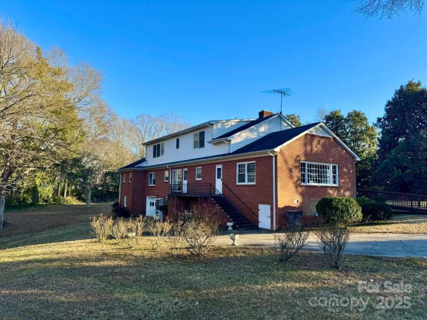 1506 Dallas Cherryville Highway, Dallas, NC 28034.  MLS# CAR4153907, YatesRealty ID 11894. 