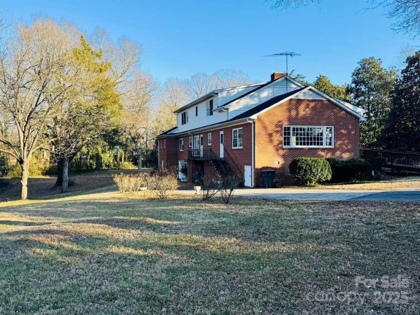 1506 Dallas Cherryville Highway, Dallas, NC 28034.  MLS# CAR4153907, YatesRealty ID 11894. 