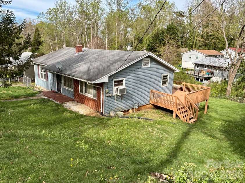 71 Balm Grove Avenue, Asheville, NC 28806.  MLS# CAR4366800, YatesRealty ID 11894. 