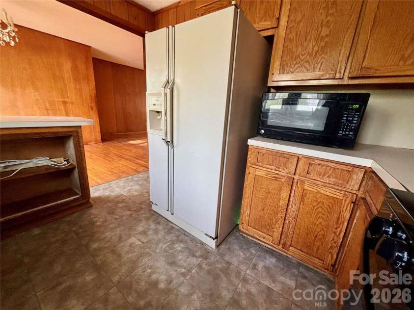 71 Balm Grove Avenue, Asheville, NC 28806.  MLS# CAR4366800, YatesRealty ID 11894. 