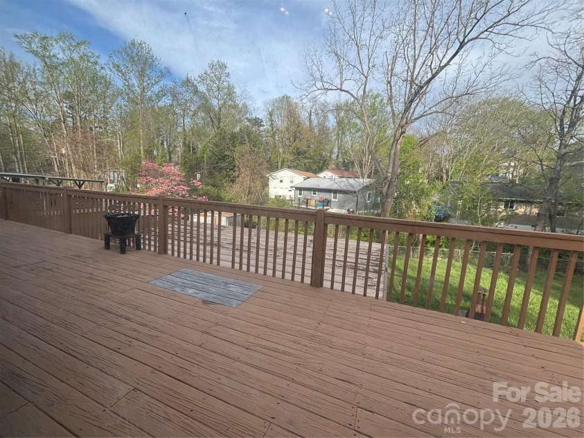 71 Balm Grove Avenue, Asheville, NC 28806.  MLS# CAR4366800, YatesRealty ID 11894. 