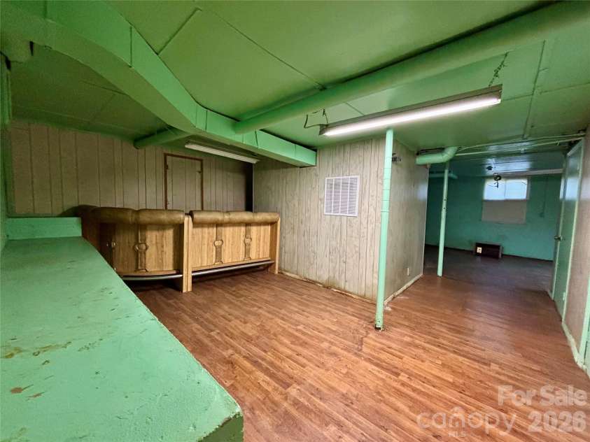 71 Balm Grove Avenue, Asheville, NC 28806.  MLS# CAR4366800, YatesRealty ID 11894. 