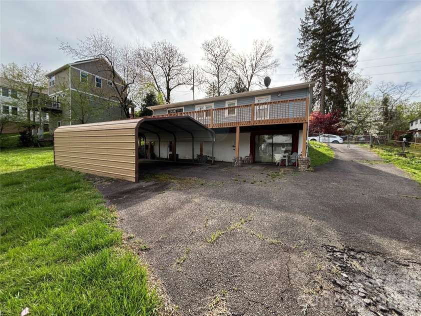 71 Balm Grove Avenue, Asheville, NC 28806.  MLS# CAR4366800, YatesRealty ID 11894. 