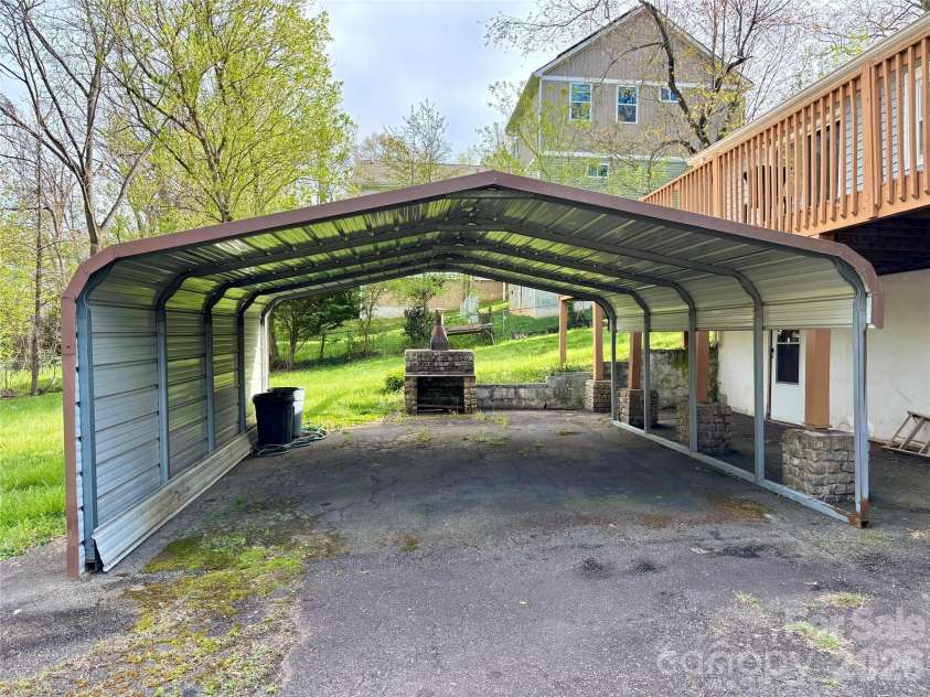 71 Balm Grove Avenue, Asheville, NC 28806.  MLS# CAR4366800, YatesRealty ID 11894. Oversized Carport