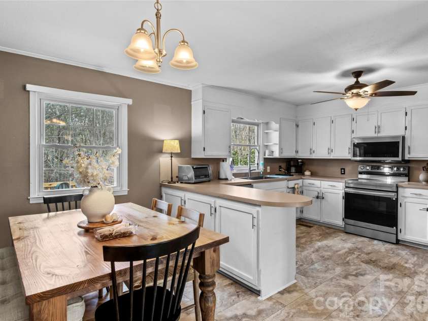 239 Harris Avenue, Elkin, NC 28621.  MLS# CAR4367161, YatesRealty ID 11895. 