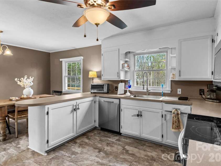 239 Harris Avenue, Elkin, NC 28621.  MLS# CAR4367161, YatesRealty ID 11895. 