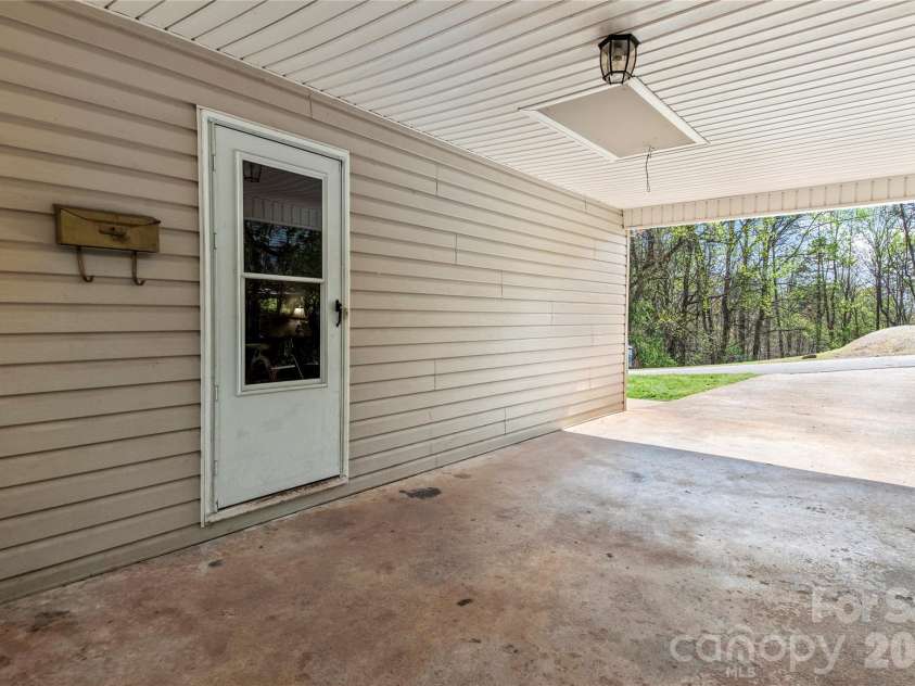 239 Harris Avenue, Elkin, NC 28621.  MLS# CAR4367161, YatesRealty ID 11895. 