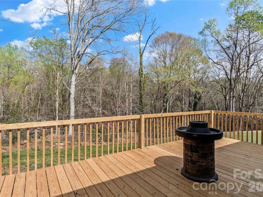 239 Harris Avenue, Elkin, NC 28621.  MLS# CAR4367161, YatesRealty ID 11895. 