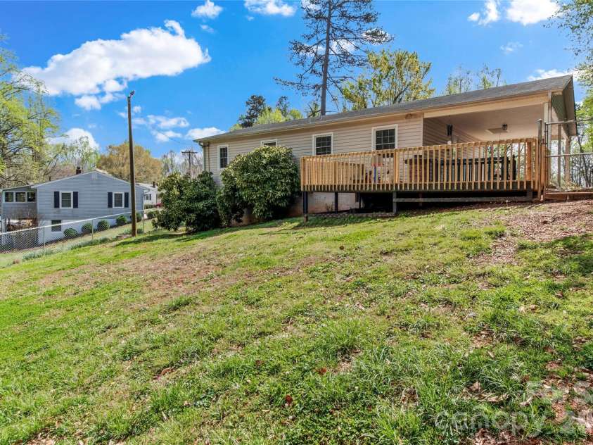 239 Harris Avenue, Elkin, NC 28621.  MLS# CAR4367161, YatesRealty ID 11895. 