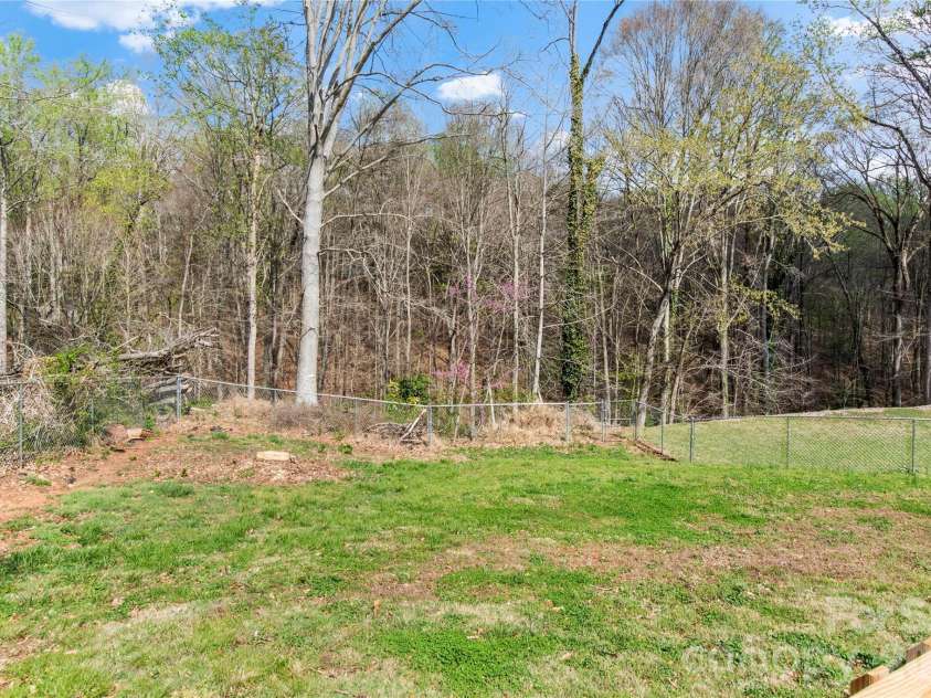 239 Harris Avenue, Elkin, NC 28621.  MLS# CAR4367161, YatesRealty ID 11895. 