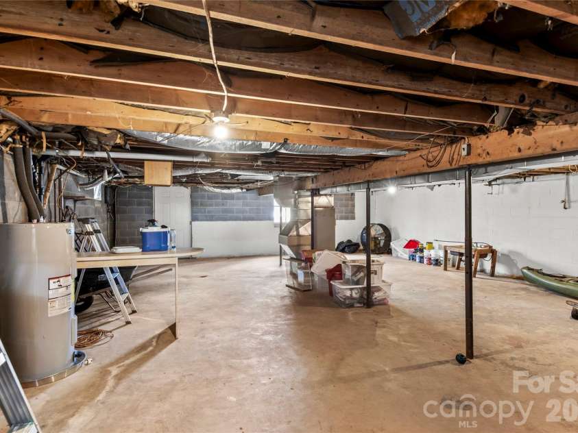 239 Harris Avenue, Elkin, NC 28621.  MLS# CAR4367161, YatesRealty ID 11895. 