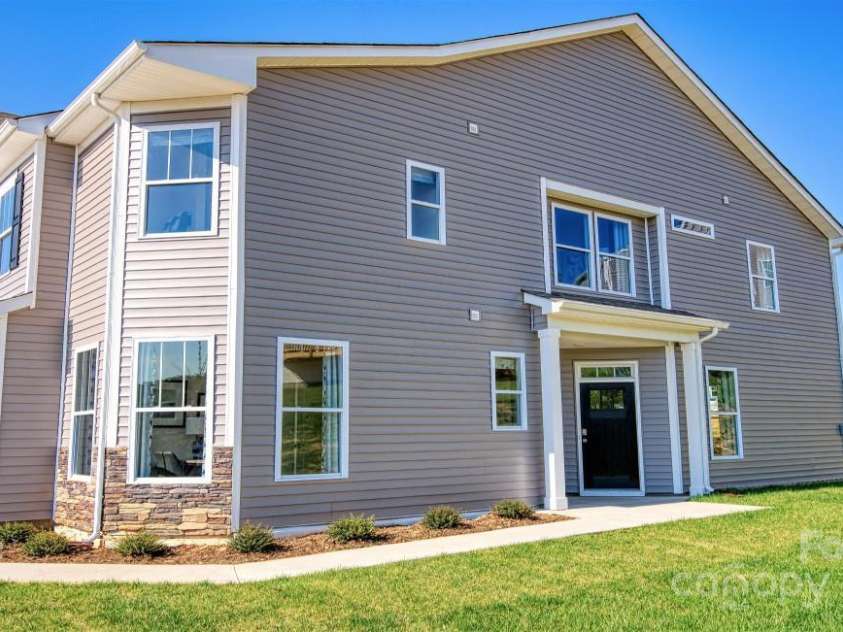 284 Creekview Road, Hendersonville, NC 28792.  MLS# CAR4161736, YatesRealty ID 11895. Front Door