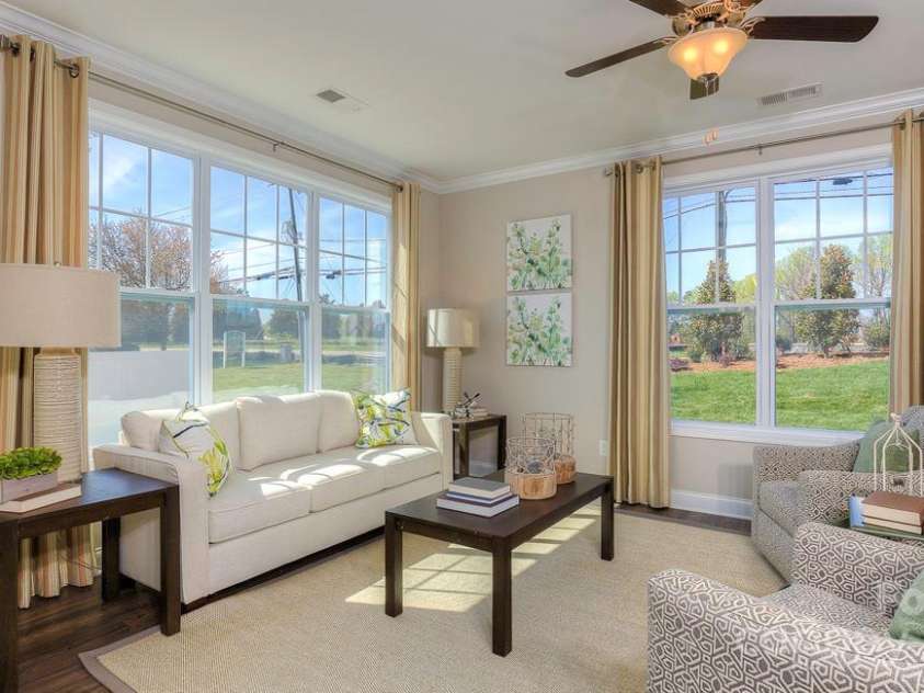 284 Creekview Road, Hendersonville, NC 28792.  MLS# CAR4161736, YatesRealty ID 11895. Living Room