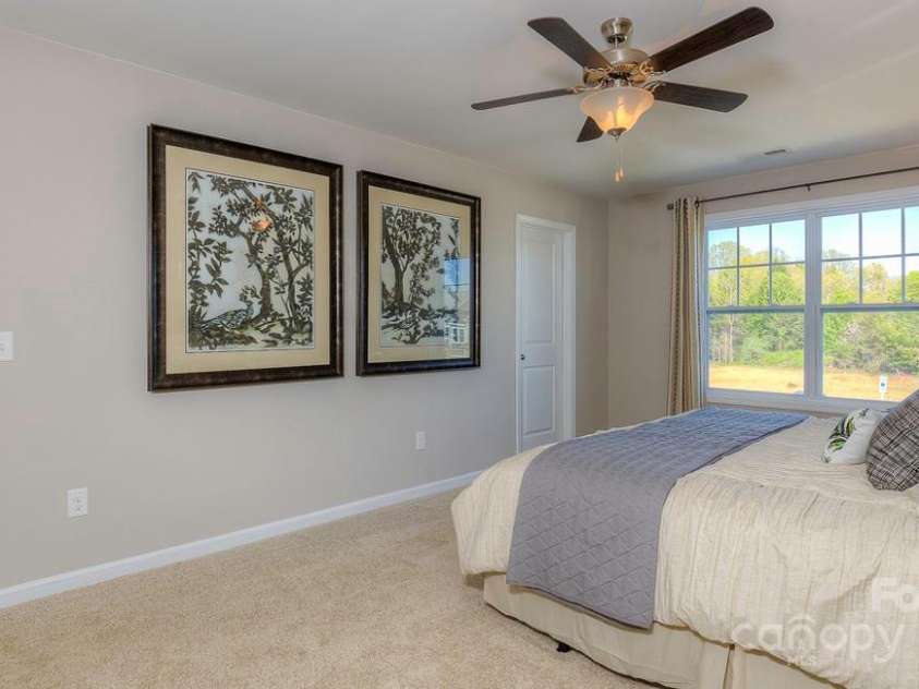 284 Creekview Road, Hendersonville, NC 28792.  MLS# CAR4161736, YatesRealty ID 11895. Owners