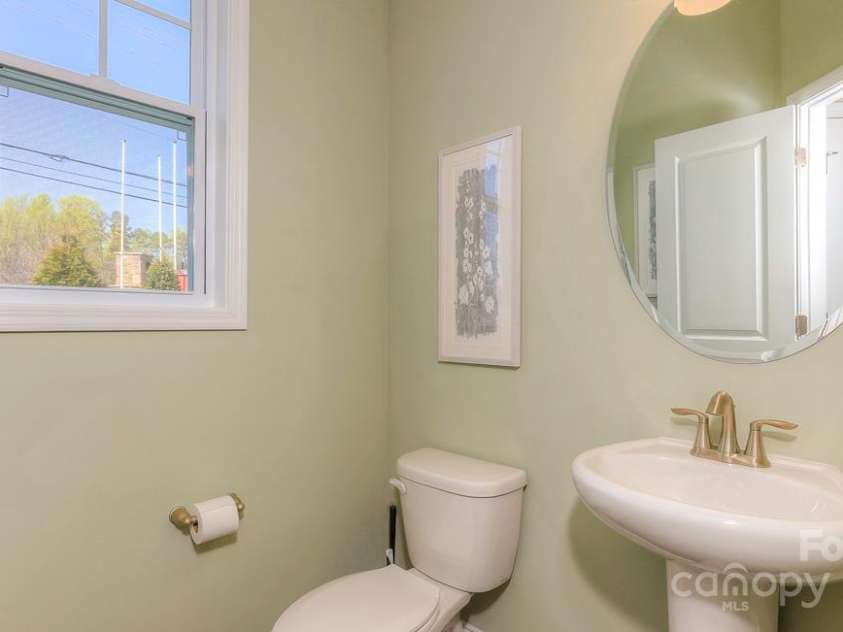 284 Creekview Road, Hendersonville, NC 28792.  MLS# CAR4161736, YatesRealty ID 11895. Powder room