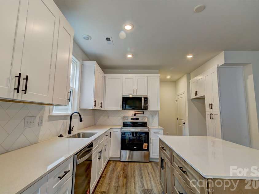 340 Hudson Street, Shelby, NC 28150.  MLS# CAR4328257, YatesRealty ID 11896. 
