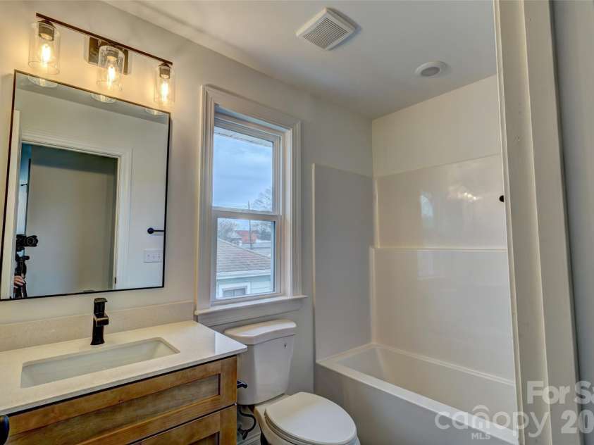 340 Hudson Street, Shelby, NC 28150.  MLS# CAR4328257, YatesRealty ID 11896. 