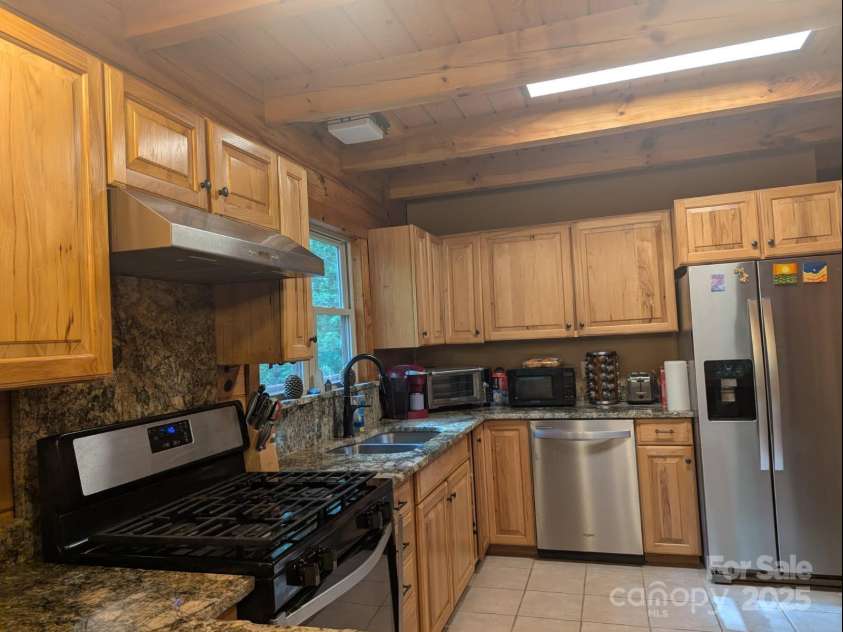 37 Lonnie Mack Drive, Nebo, NC 28761.  MLS# CAR4254811, YatesRealty ID 11896. 