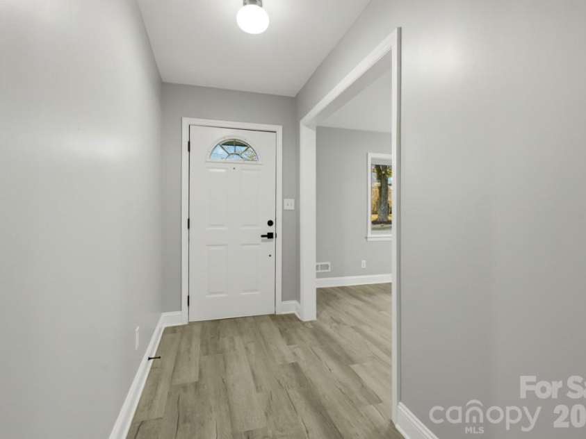 415 Kimmswick Road, Charlotte, NC 28214.  MLS# CAR4358484, YatesRealty ID 11898. 